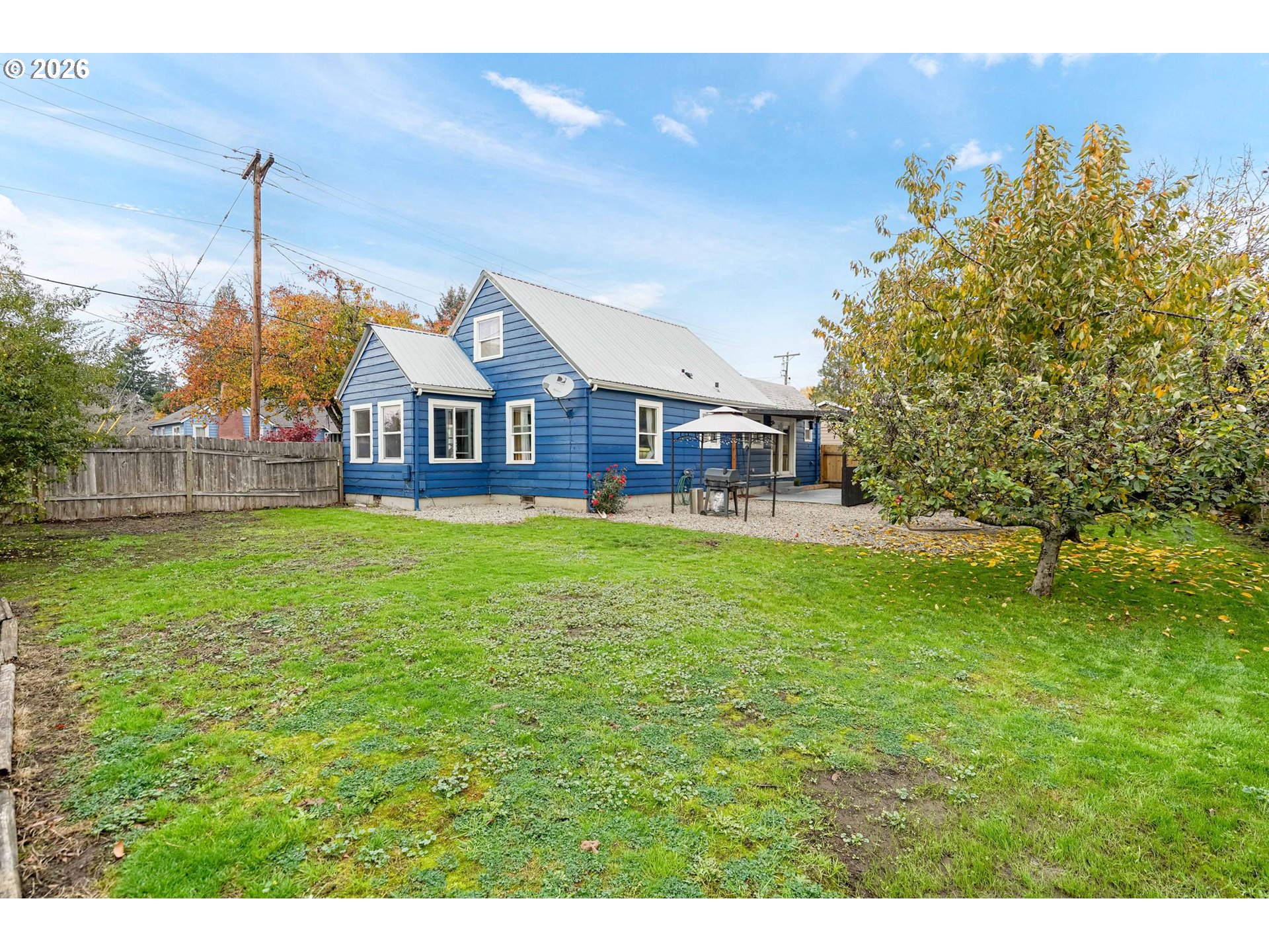 4810 Rickman Road Northeast Keizer, OR 97303 - Photo 38 of 42 a front view of a house with garden