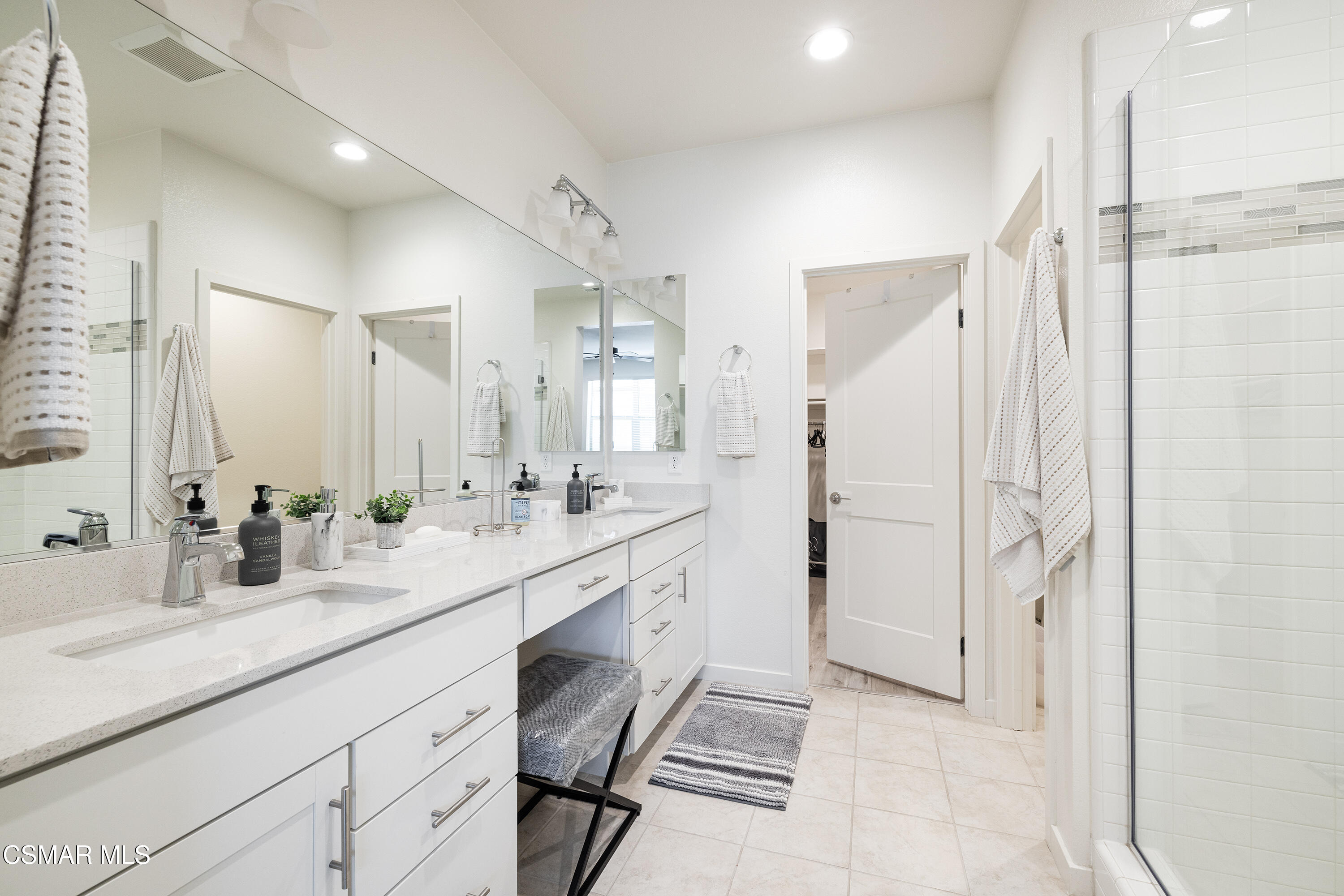 215 Red Brick Drive, Unit 3 Simi Valley, CA 93065 - Photo 17 of 29 Redbrick17