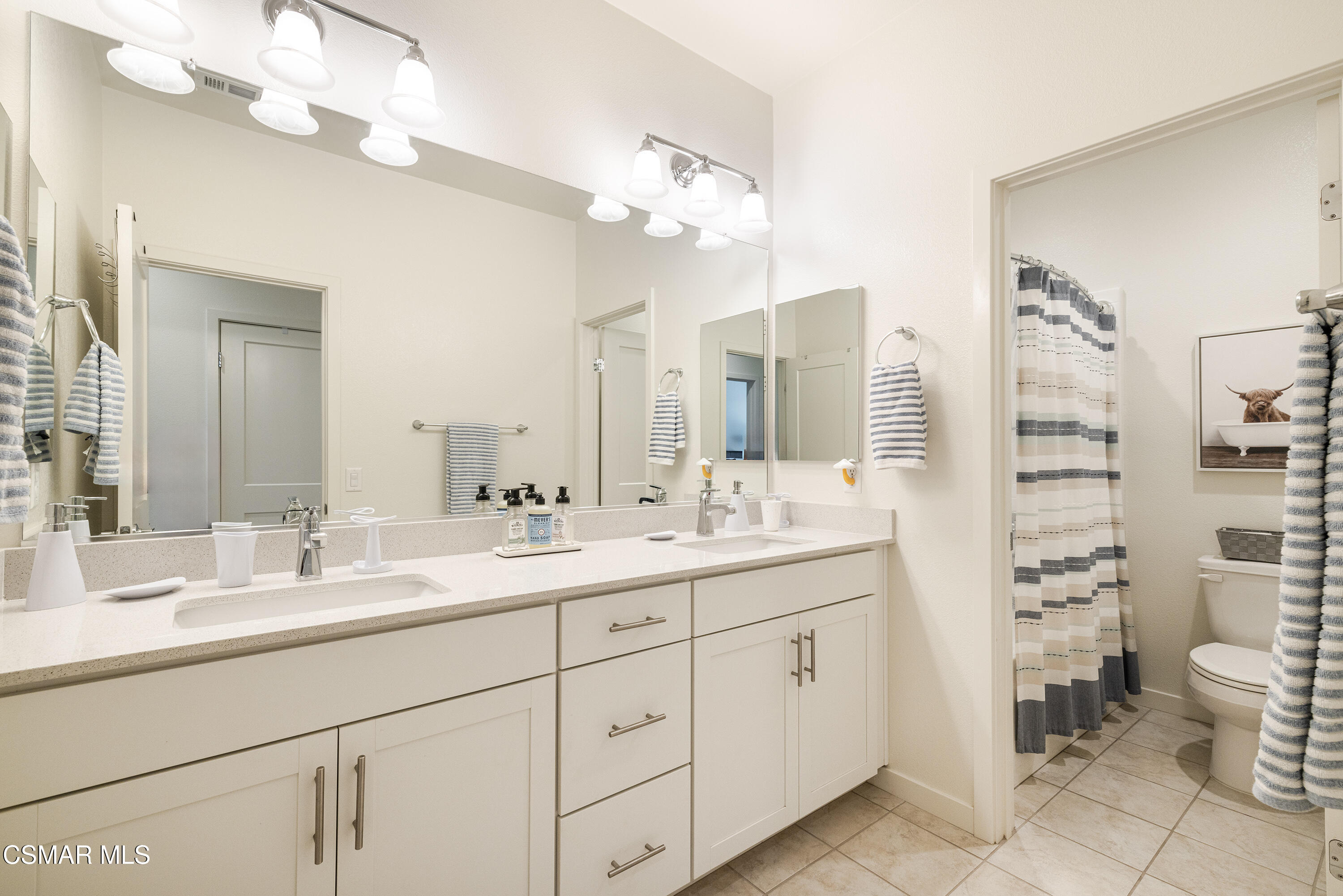 215 Red Brick Drive, Unit 3 Simi Valley, CA 93065 - Photo 22 of 29 Redbrick22