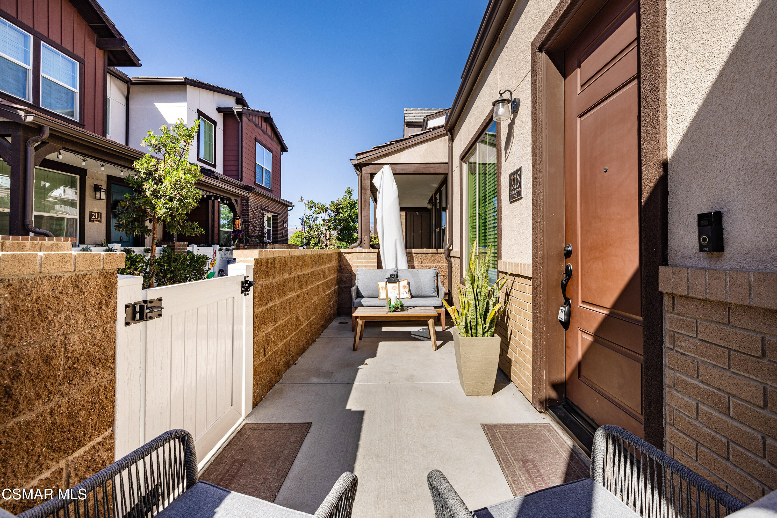 215 Red Brick Drive, Unit 3 Simi Valley, CA 93065 - Photo 5 of 29 RedBrick31