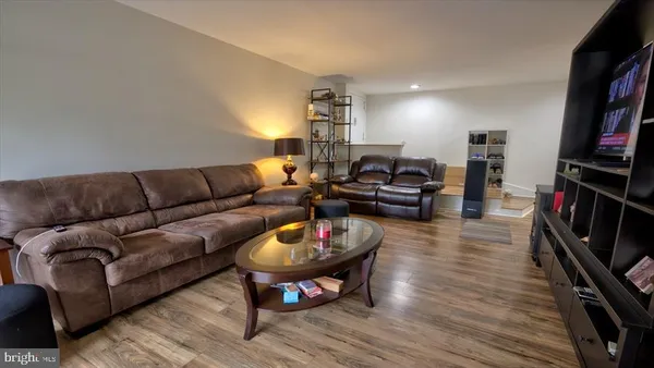 $293,500 | 5 Silverwood Circle, Unit 1, Annapolis, MD 21403