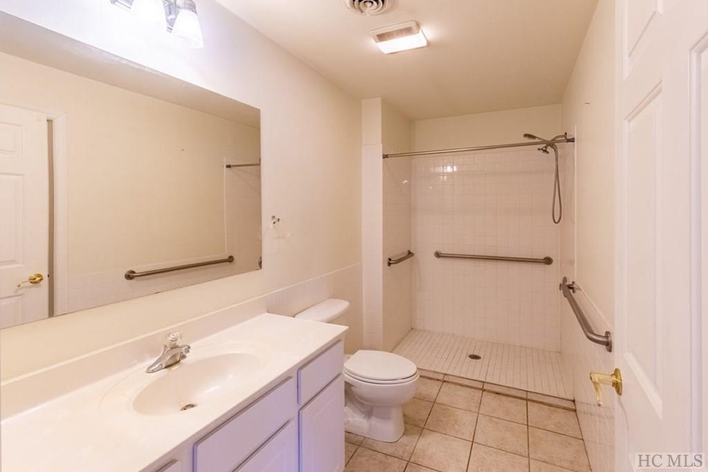 171-v-2 North Ridge Point, Unit 2 Sylva, NC 28779 - Photo 18 of 34 Gallery Image 18