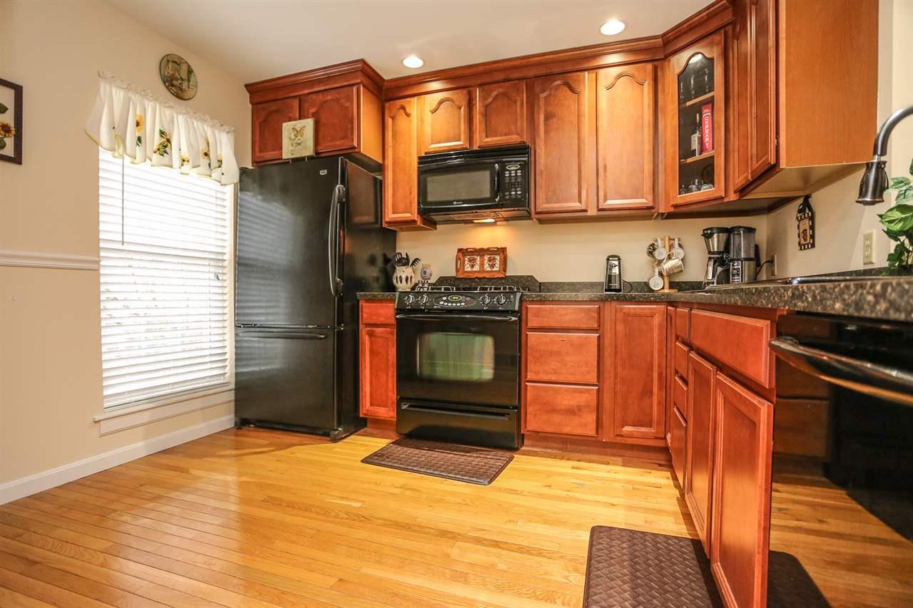 15 Middlesex Road, Unit 15 Merrimack, NH 03054 - Photo 3 of 24