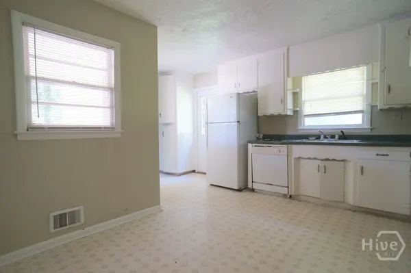 $1,500 | 435 South Barnett Shoals Road, Athens, GA 30605