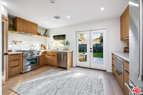 $1,699,000 | 533 North Catalina Street, Burbank, CA 91505