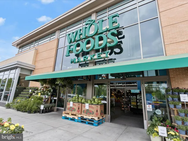 a picture of a white and white appliances