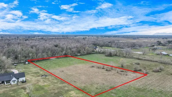 a view of a tennis court