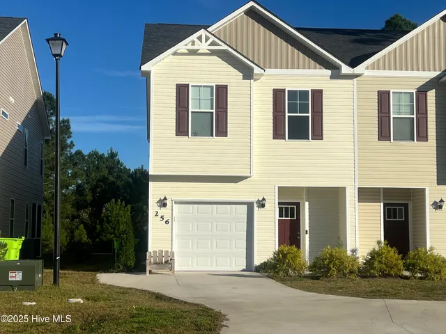 $272,500 | 256 Currituck Drive, Holly Ridge, NC 28445