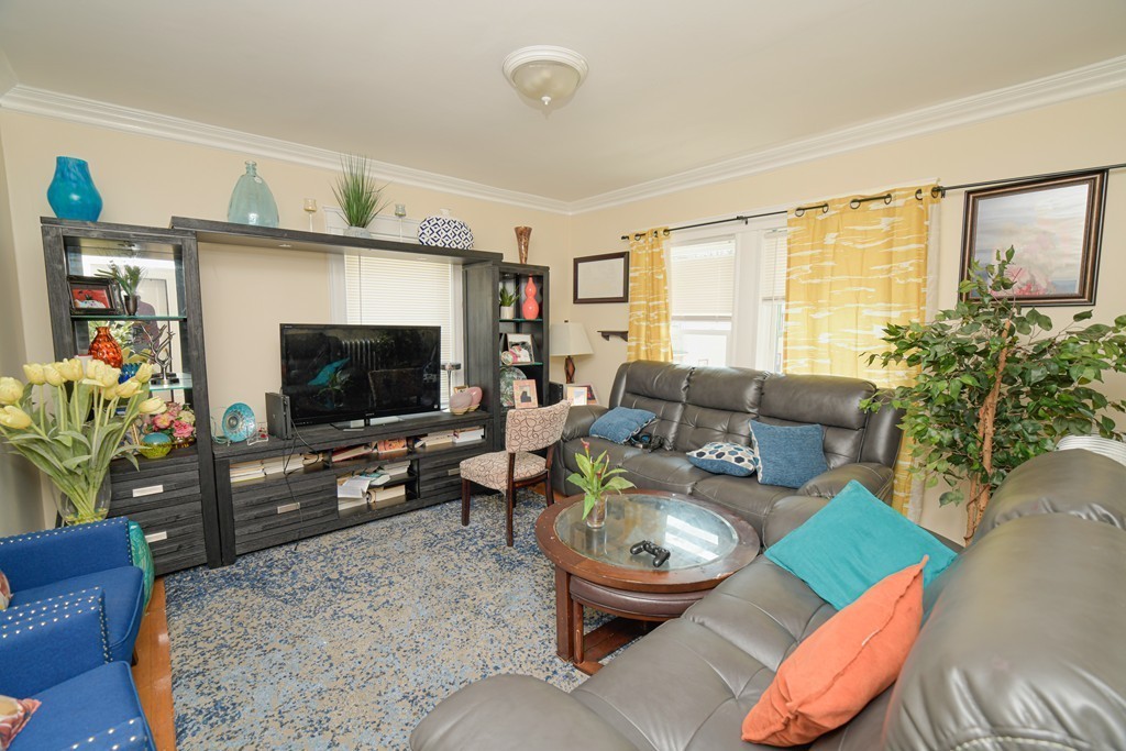 20 Laurel Road Milton, MA 02186 - Photo 3 of 16 Gallery Image 3