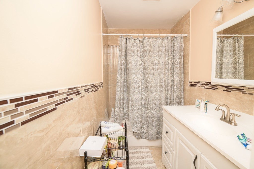 20 Laurel Road Milton, MA 02186 - Photo 8 of 16 Gallery Image 8