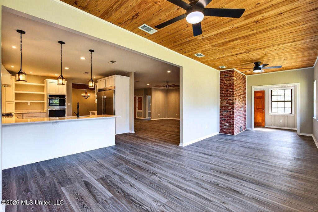 18265 Landon Road Gulfport, MS 39503 - Photo 32 of 83 Breakfast nook/ Flex space