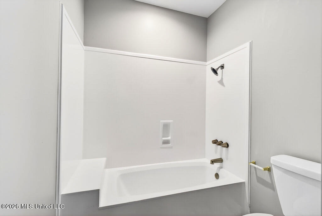 18265 Landon Road Gulfport, MS 39503 - Photo 44 of 83 Bedroom 2 shower