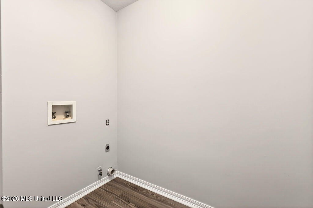 18265 Landon Road Gulfport, MS 39503 - Photo 46 of 83 Laundry room