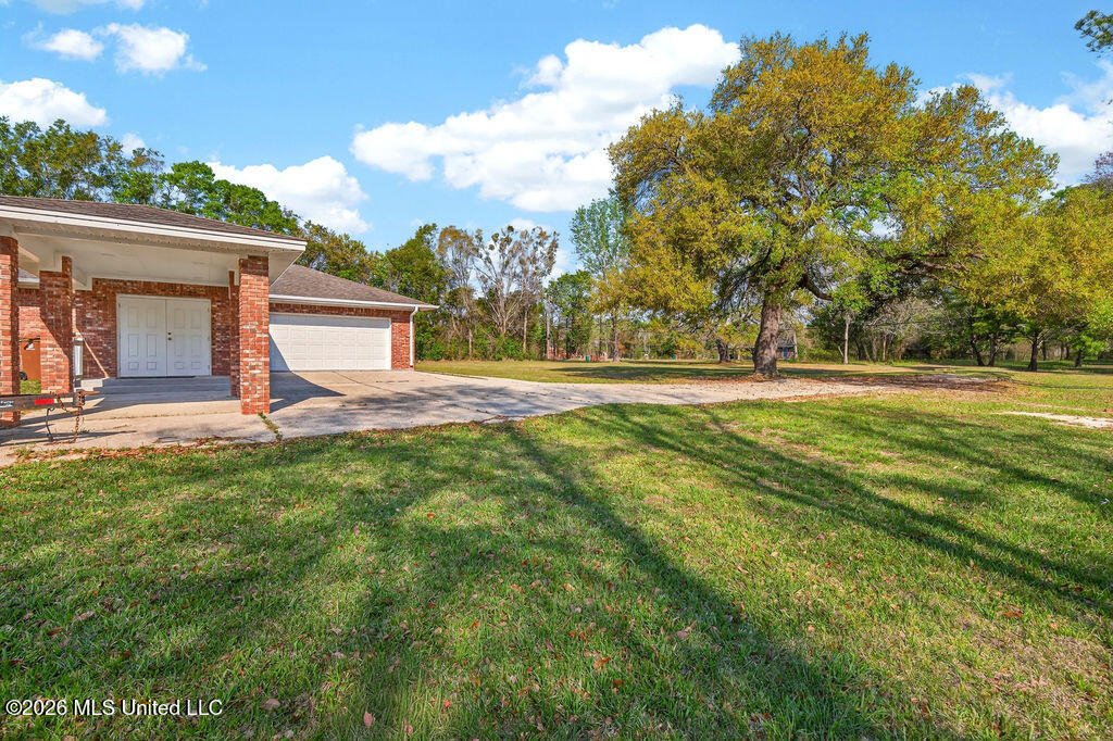 18265 Landon Road Gulfport, MS 39503 - Photo 5 of 83 Left side