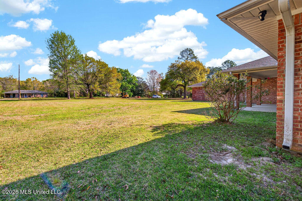 18265 Landon Road Gulfport, MS 39503 - Photo 6 of 83 18265LandonRd-6