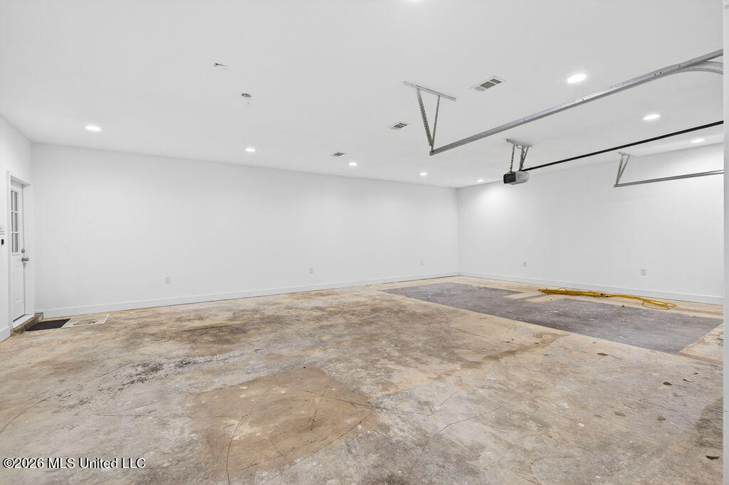18265 Landon Road Gulfport, MS 39503 - Photo 65 of 83 Garage