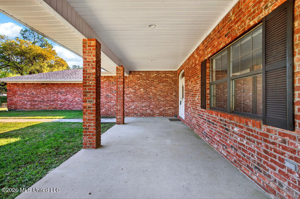 18265 Landon Road Gulfport, MS 39503 - Photo 7 of 83 Large front porch