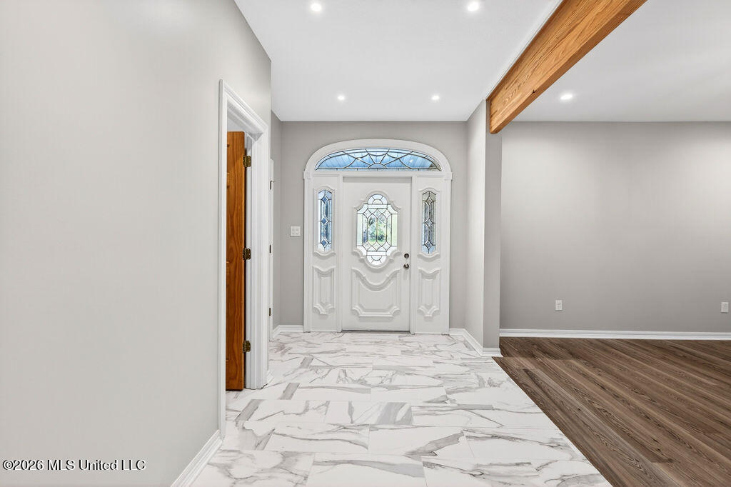 18265 Landon Road Gulfport, MS 39503 - Photo 9 of 83 Entryway
