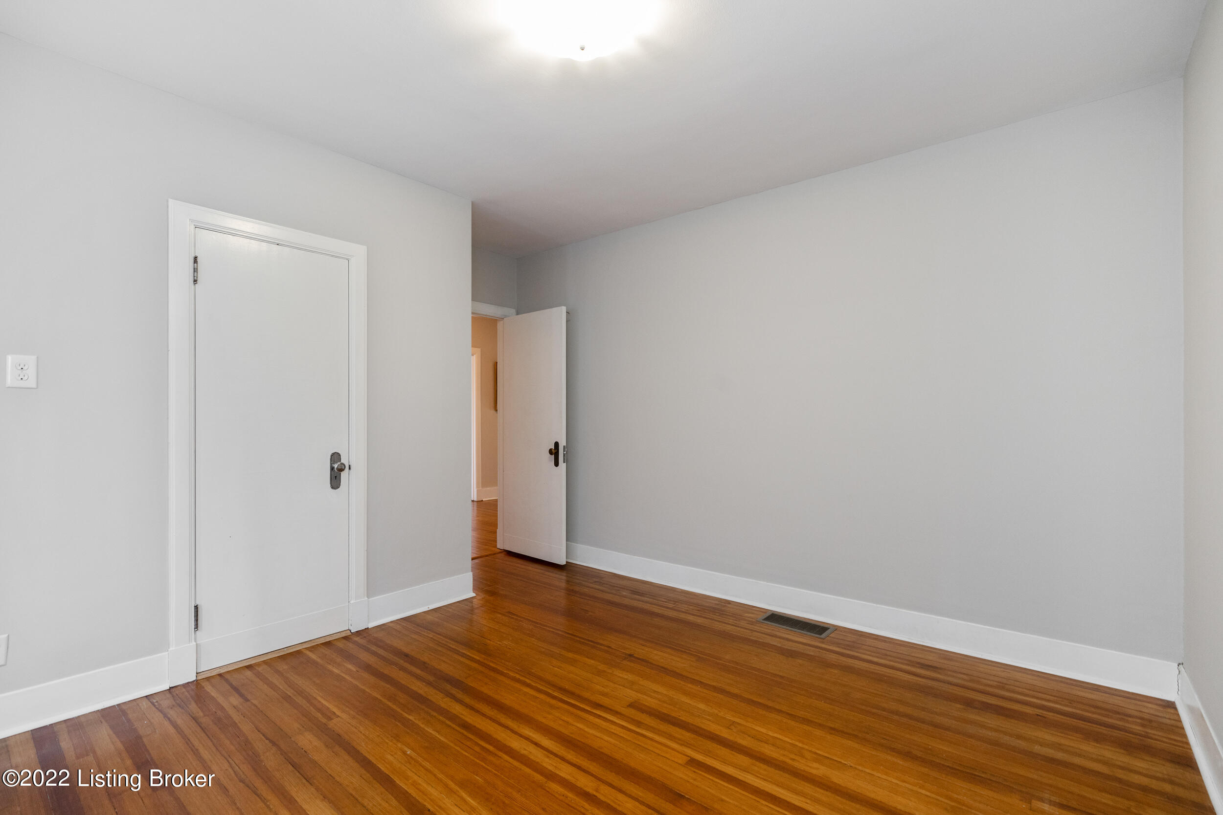 2204 Manchester Road Louisville, KY 40205 - Photo 24 of 46 Bedroom 2