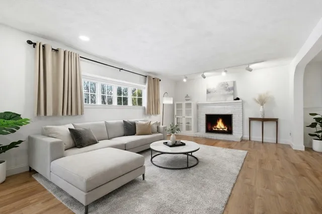 $2,199,000 | 8 Phinney Road, Lexington, MA 02421