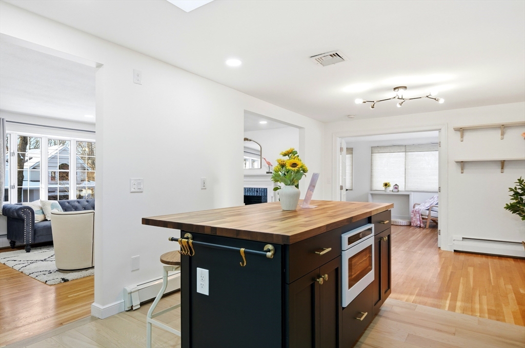 8 Phinney Road Lexington, MA 02421 - Photo 7 of 37