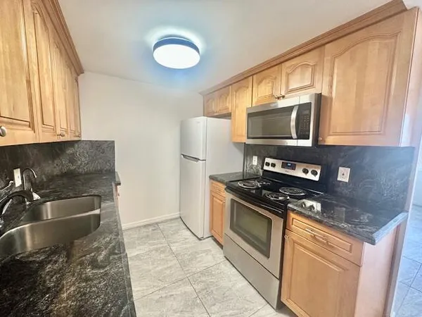 $1,650 | 1067 Cornwall East, Boca Raton, FL 33434