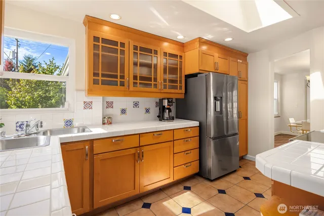 $5,500 | 11252 Evanston Avenue North, Seattle, WA 98133