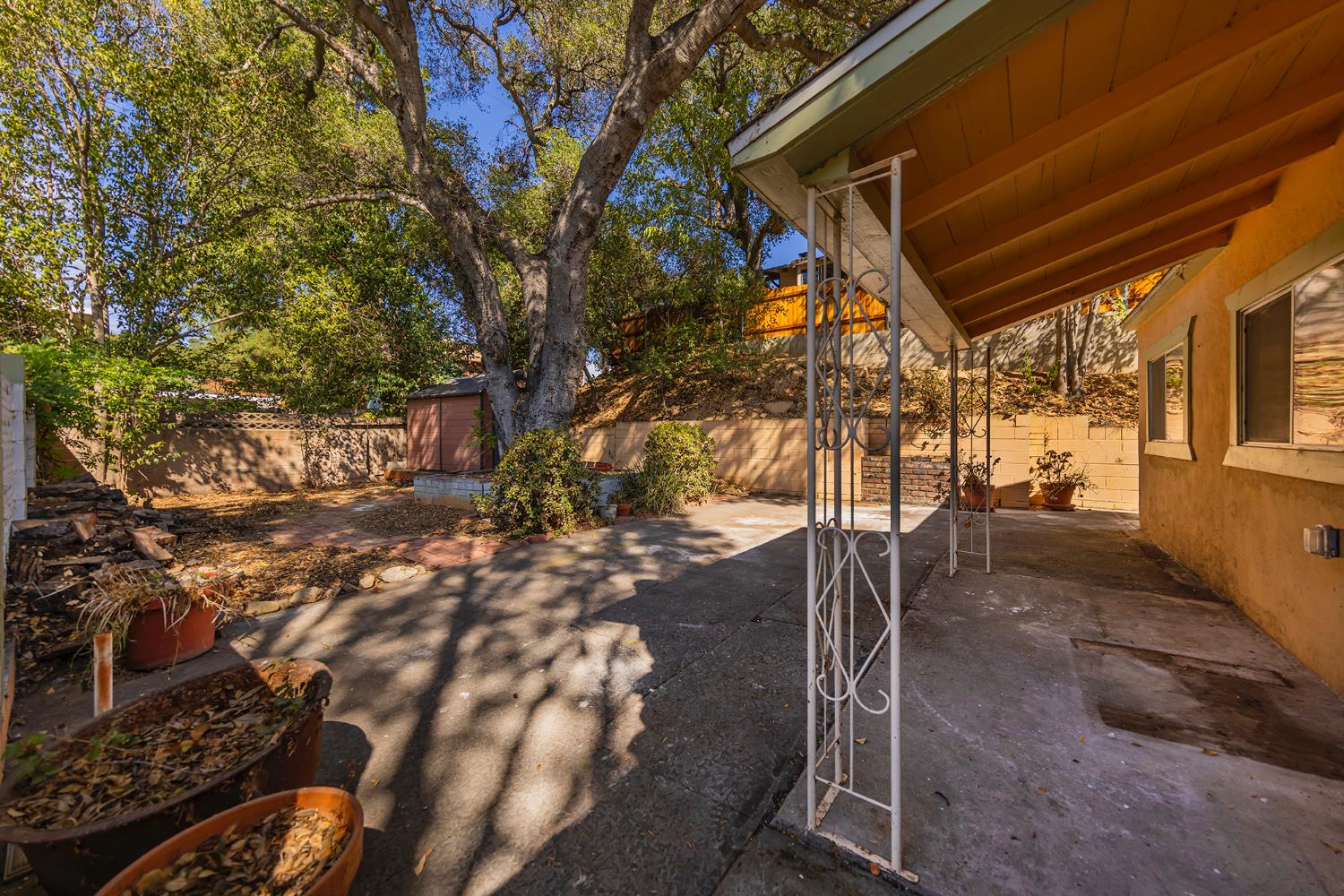 228 High Street Oak View, CA 93022 - Photo 14 of 28 a backyard of a house with table and chairs