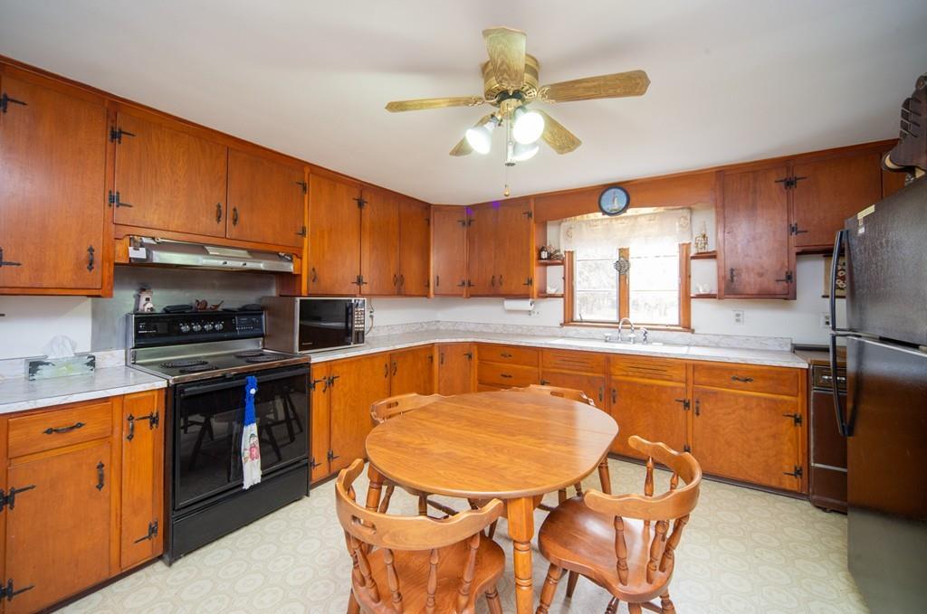 9 Fitch Road Lancaster, MA 01523 - Photo 6 of 31