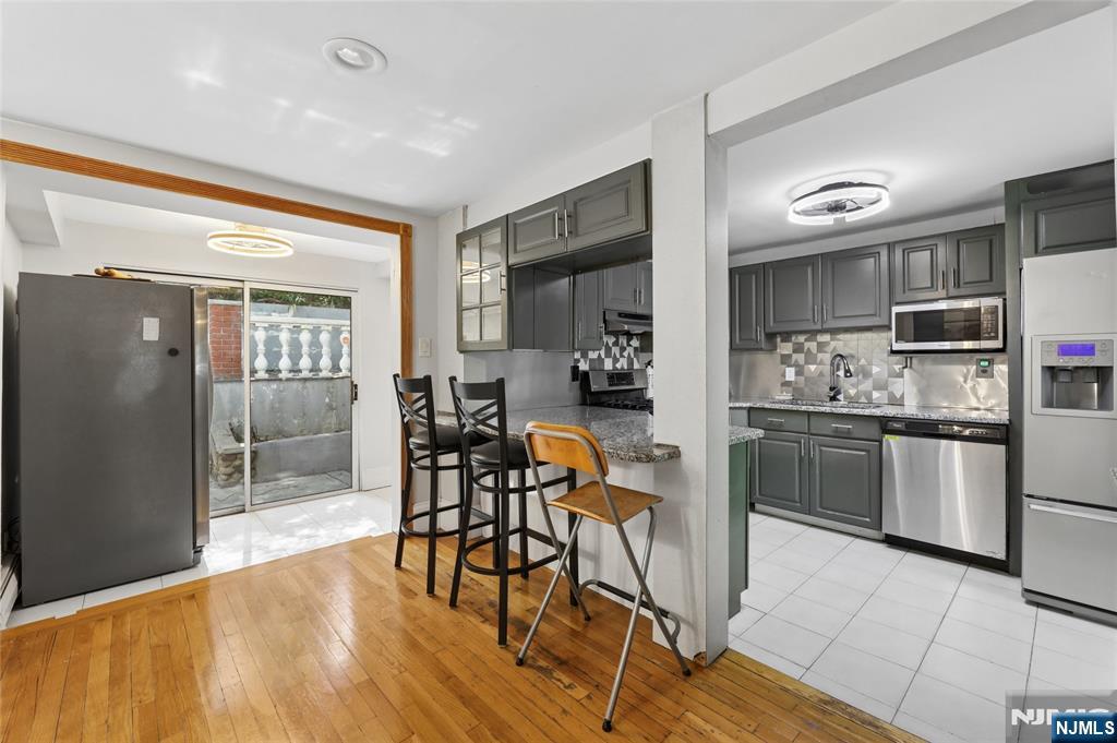 796 Old New Bridge Road Teaneck, NJ 07666 - Photo 10 of 38