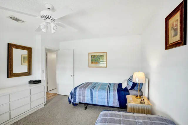 $10,000 | 19 Stratford Drive, Unit F, Boynton Beach, FL 33436