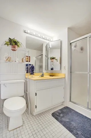 $10,000 | 19 Stratford Drive, Unit F, Boynton Beach, FL 33436