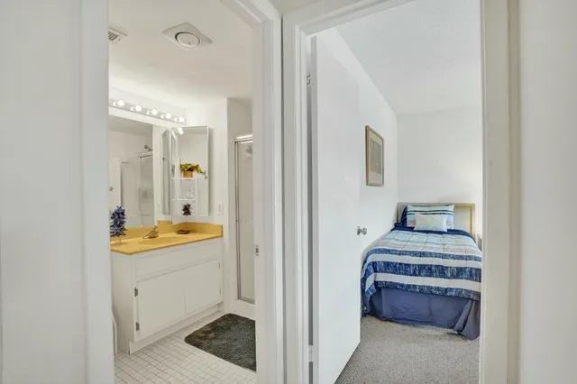 $10,000 | 19 Stratford Drive, Unit F, Boynton Beach, FL 33436