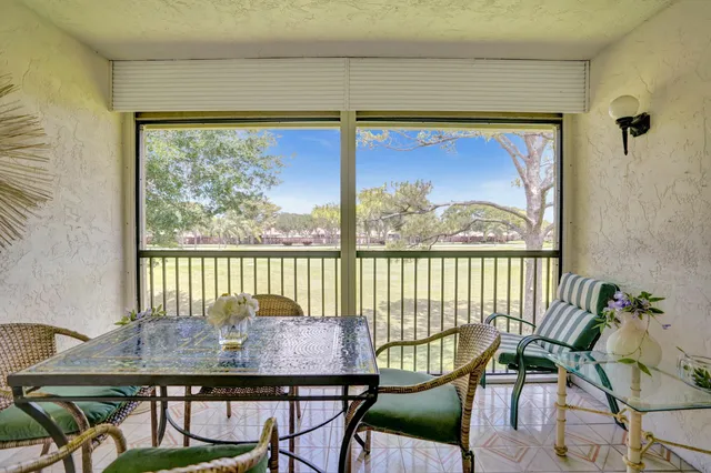 $10,000 | 19 Stratford Drive, Unit F, Boynton Beach, FL 33436