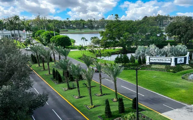 $10,000 | 19 Stratford Drive, Unit F, Boynton Beach, FL 33436