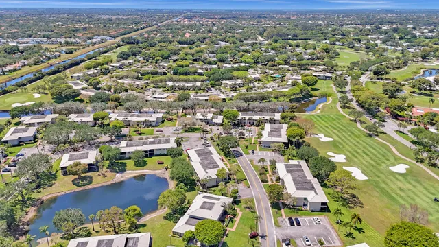 $10,000 | 19 Stratford Drive, Unit F, Boynton Beach, FL 33436