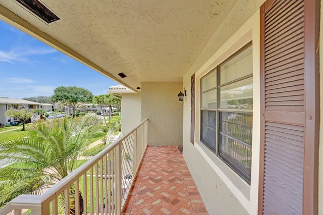 $10,000 | 19 Stratford Drive, Unit F, Boynton Beach, FL 33436