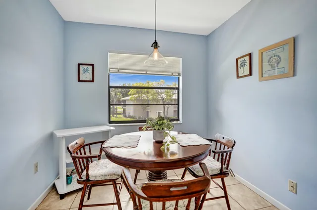 $10,000 | 19 Stratford Drive, Unit F, Boynton Beach, FL 33436