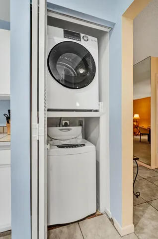 $10,000 | 19 Stratford Drive, Unit F, Boynton Beach, FL 33436