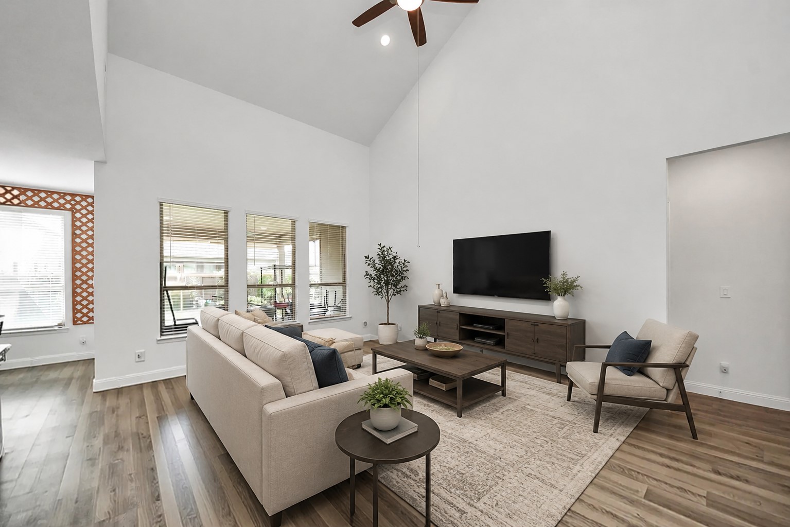 606 Round Lake Drive Rosenberg, TX 77469 - Photo 4 of 35