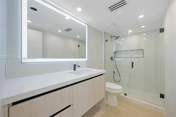 $4,975 | Aventura, Aventura, FL 33180