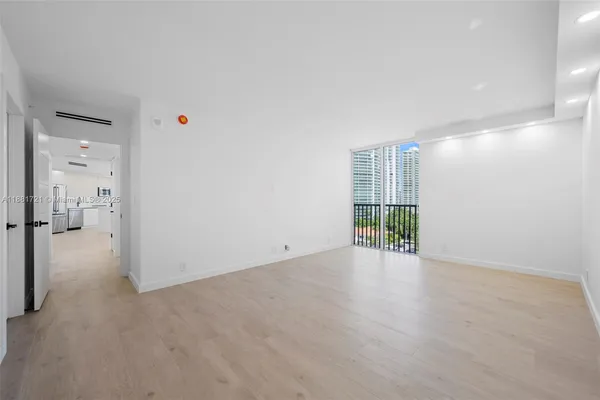 $4,975 | Aventura, Aventura, FL 33180