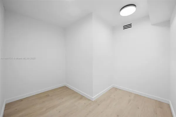 $4,975 | Aventura, Aventura, FL 33180