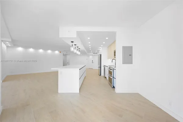 $4,975 | Aventura, Aventura, FL 33180