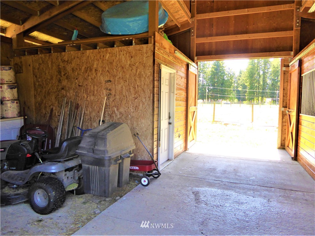 17135 Sargent Road Southwest Rochester, WA 98579 - Photo 7 of 34 a view of a room with gym equipment