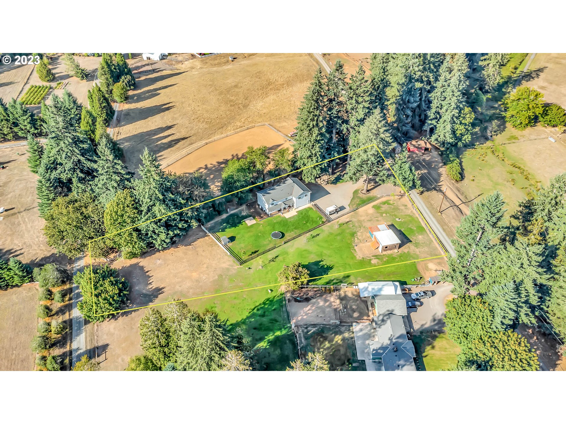 88750 Potter Lane Springfield, OR 97478 - Photo 2 of 43 a black and white photo of a city