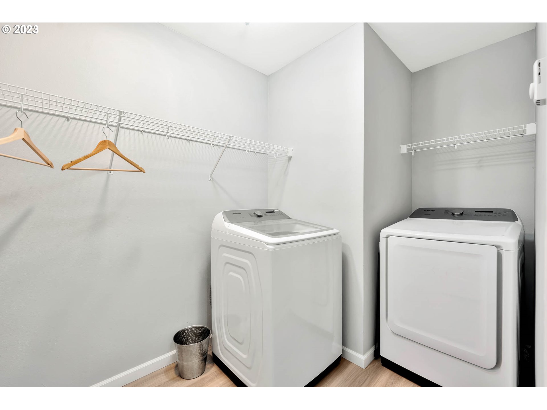 88750 Potter Lane Springfield, OR 97478 - Photo 33 of 43 a utility room with dryer and washer