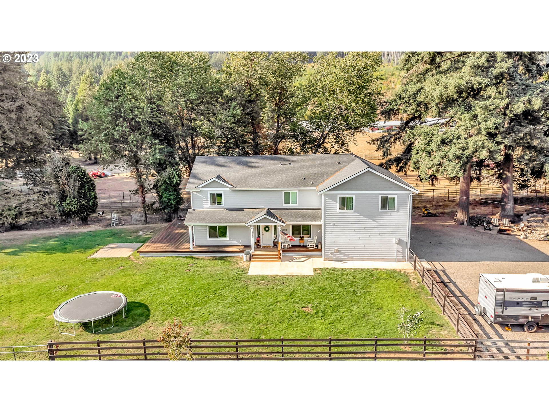 88750 Potter Lane Springfield, OR 97478 - Photo 37 of 43 a house view with a outdoor space