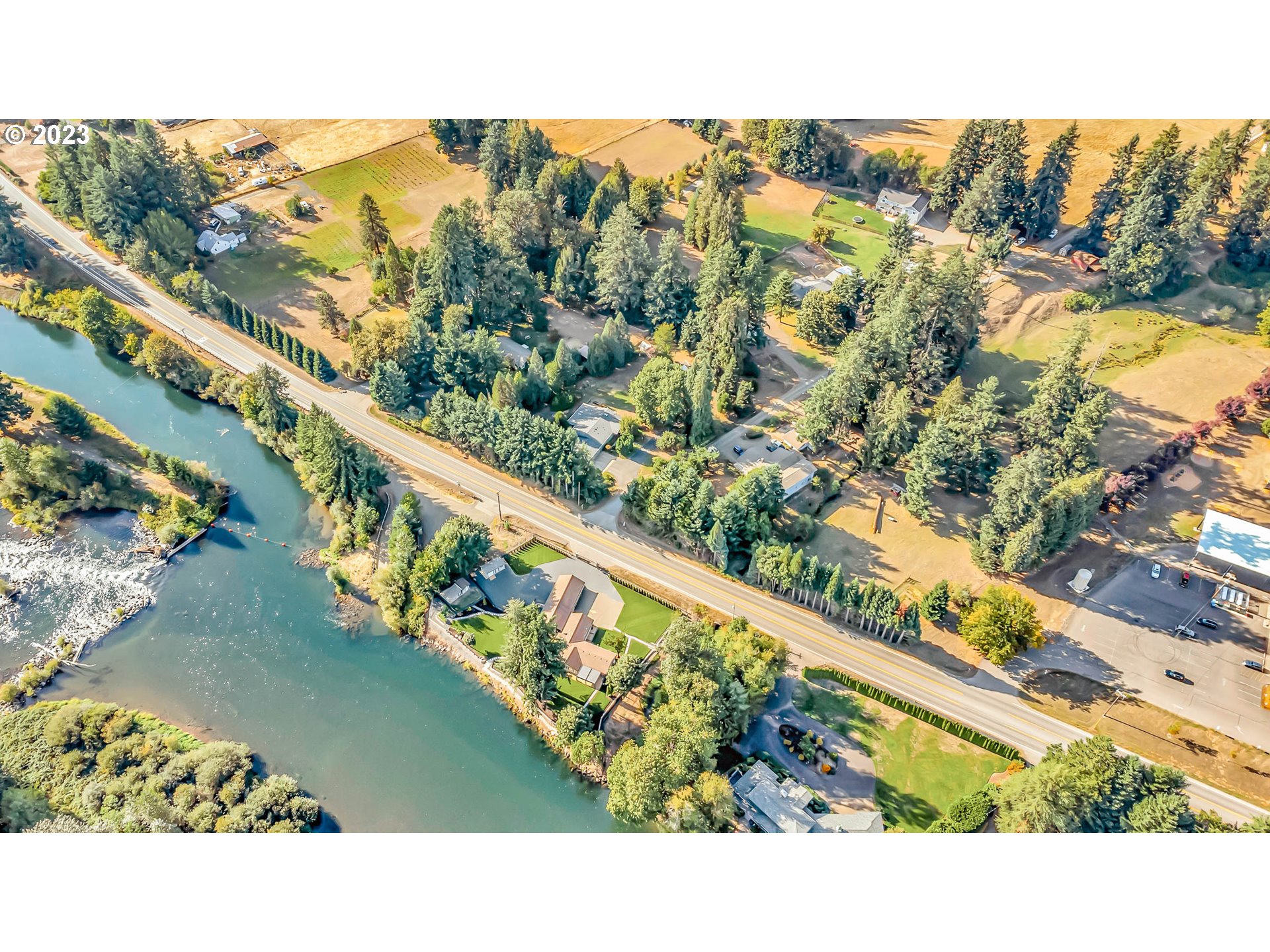 88750 Potter Lane Springfield, OR 97478 - Photo 42 of 43 a black and white photo of a lake