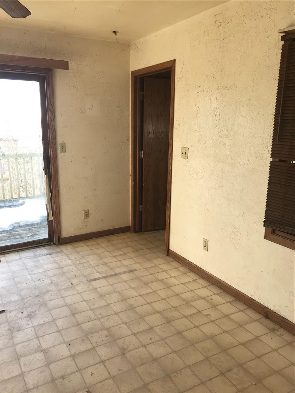 9836 Montague Road Winnebago, IL 61088 - Photo 7 of 15 Gallery Image 7